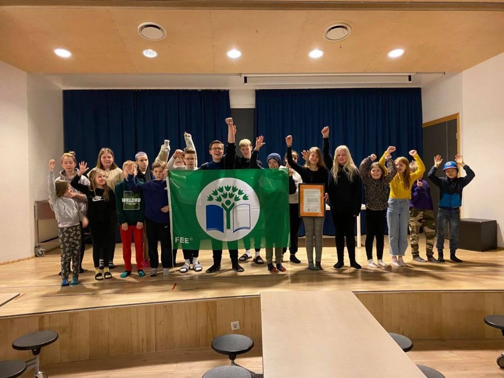 Grænfáninn afhentur