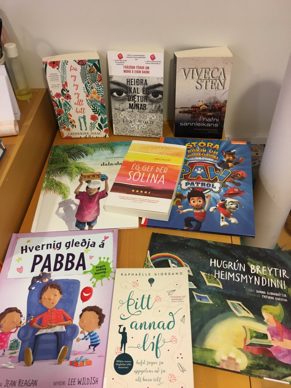 Margar spennandi bækur eru til á bókasafninu