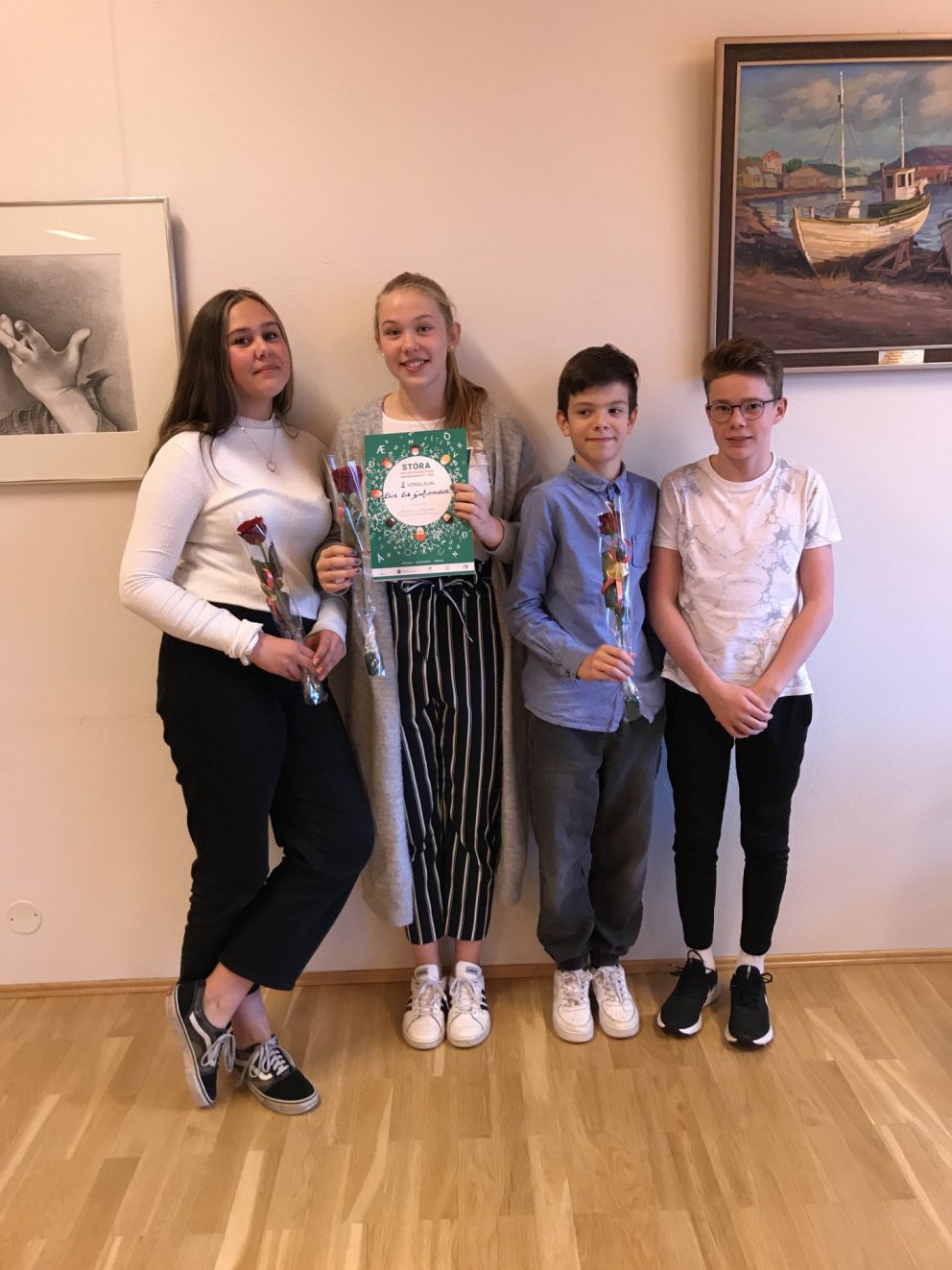 Hópurinn sem keppti fyrir hönd skólans 2020.  Manda, Elín Eik, Lukaz og Viktor Franz