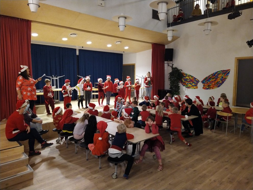 Rauður dagur og piparkökumálun