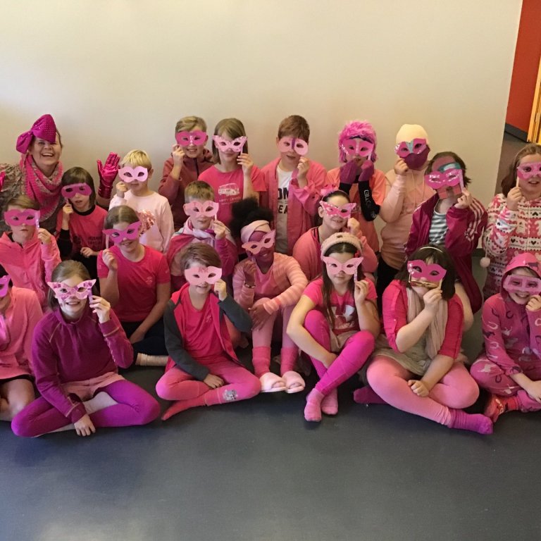 5. bekkur á bleika deginum í október