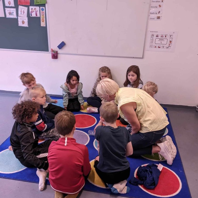 Sá sem flöskustúturinn lendir á...