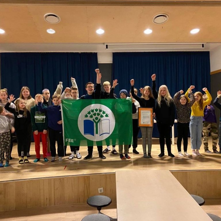 Grænfáninn afhentur