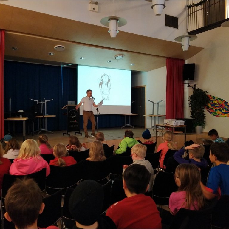 Gunnar Helgason rithöfundur í heimsókn