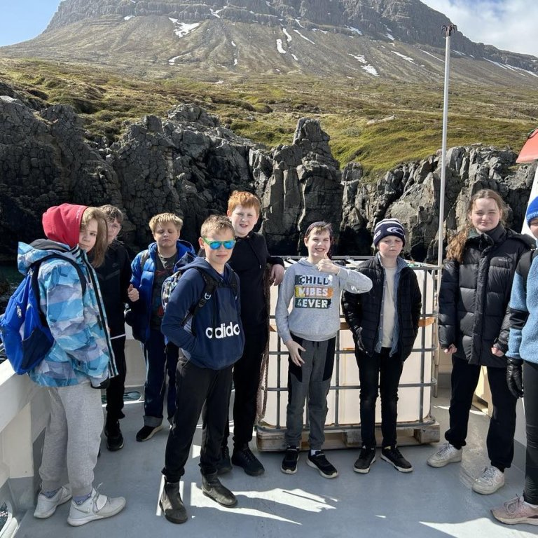 Hópur 7. bekkinga í siglingu