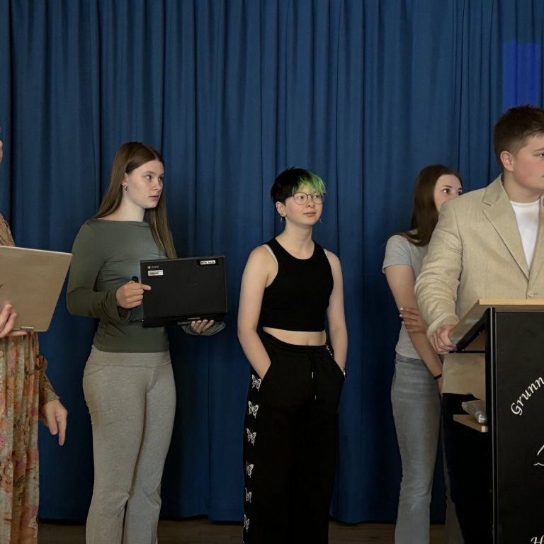 Flokkur framtíðarinnar ásamt Svövu kennara