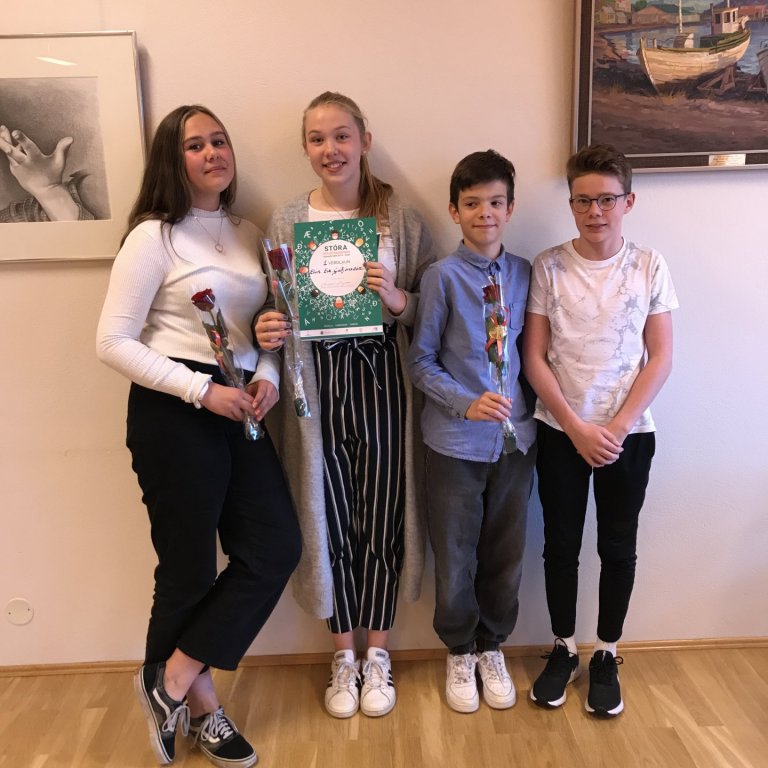 Hópurinn sem keppti fyrir hönd skólans 2020.  Manda, Elín Eik, Lukaz og Viktor Franz